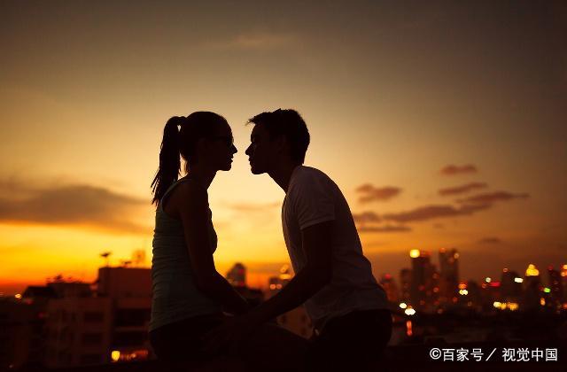 战鼓擂响送考路 千余学子逐梦高考场