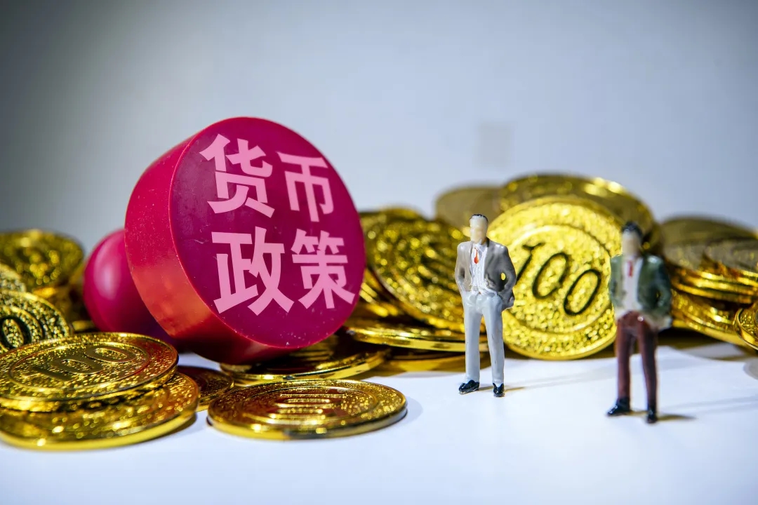 高盛：下半年工业科技展望 推荐“防御 + AI”杠铃策略(附股票清单)