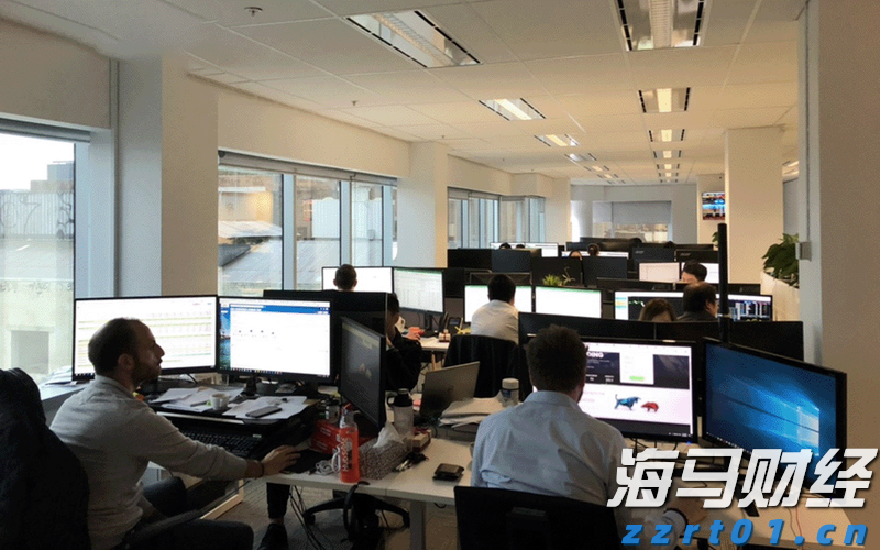 中芯国际(00981)发布第二季度业绩，股东应占利润1.32亿美元 三季度收入指引为环比增长5%到7%